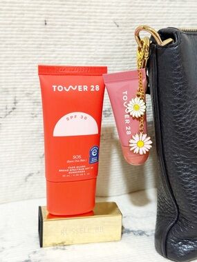Tower 28 SOS Face Guard SPF 30 Sunscreen & Lip Treatment (Added Daisy Bag Charm)